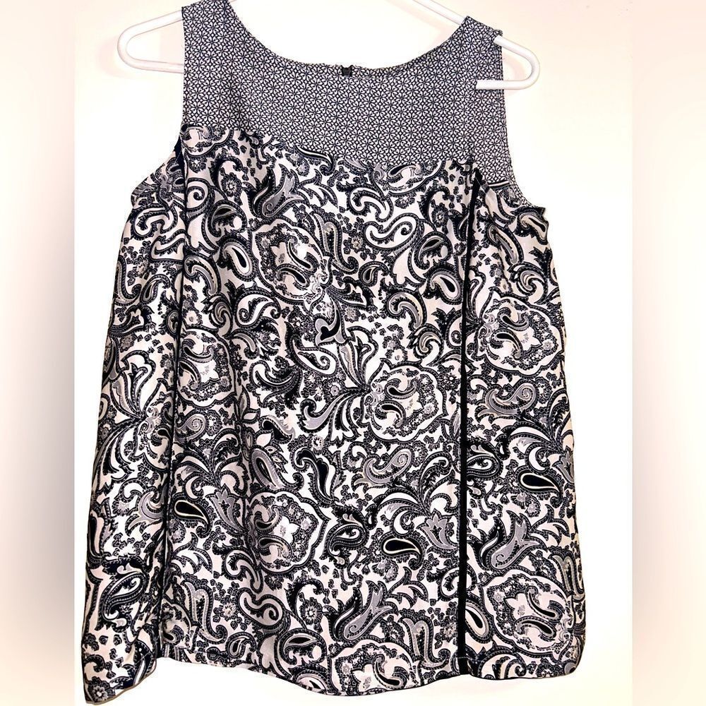 The loft sleeveless top size xs